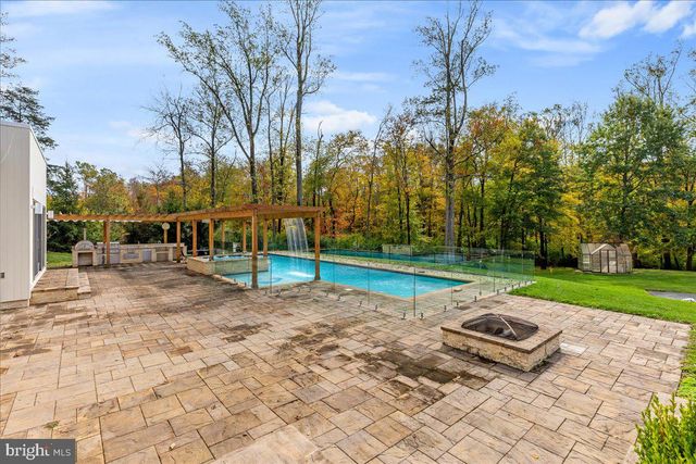 230 BROOKS BND, Princeton, NJ 08540
