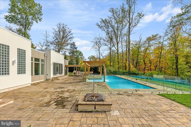 230 BROOKS BND, Princeton, NJ 08540