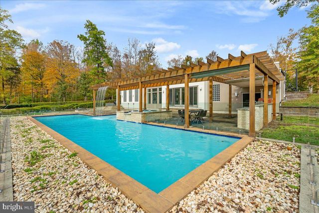 230 BROOKS BND, Princeton, NJ 08540