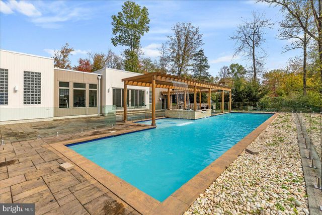 230 BROOKS BND, Princeton, NJ 08540