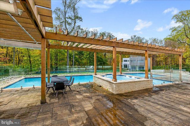 230 BROOKS BND, Princeton, NJ 08540