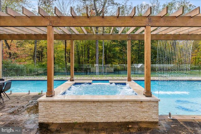 230 BROOKS BND, Princeton, NJ 08540