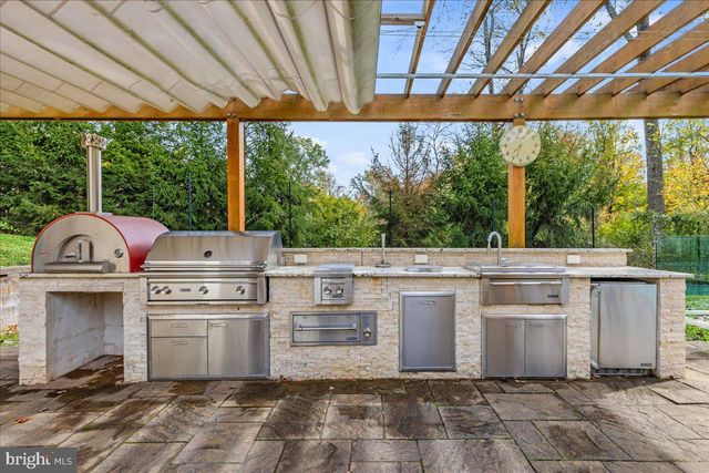 230 BROOKS BND, Princeton, NJ 08540
