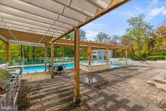 230 BROOKS BND, Princeton, NJ 08540