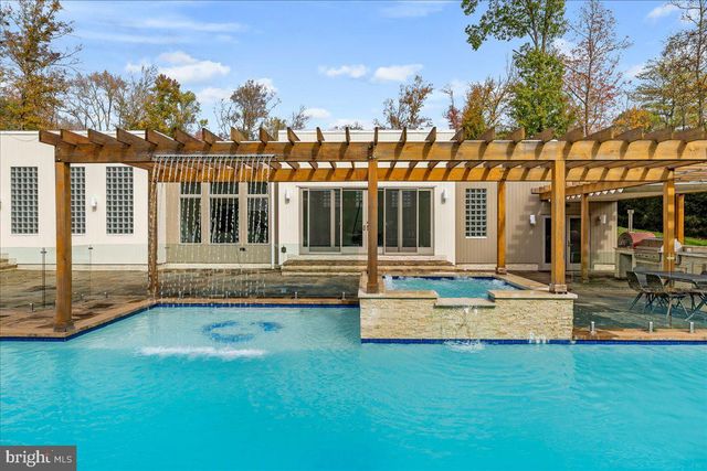 230 BROOKS BND, Princeton, NJ 08540