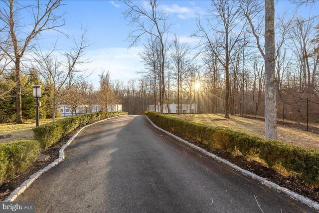 230 BROOKS BND, Princeton, NJ 08540