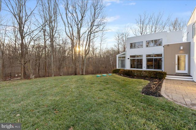 230 BROOKS BND, Princeton, NJ 08540