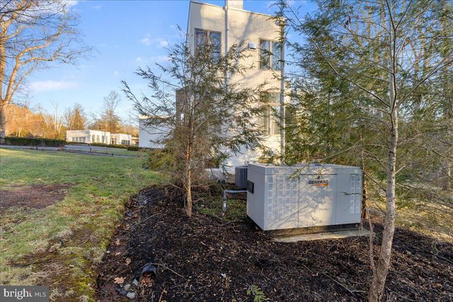 230 BROOKS BND, Princeton, NJ 08540