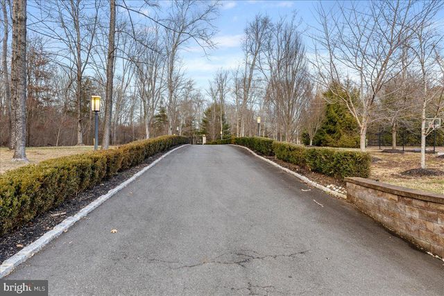 230 BROOKS BND, Princeton, NJ 08540