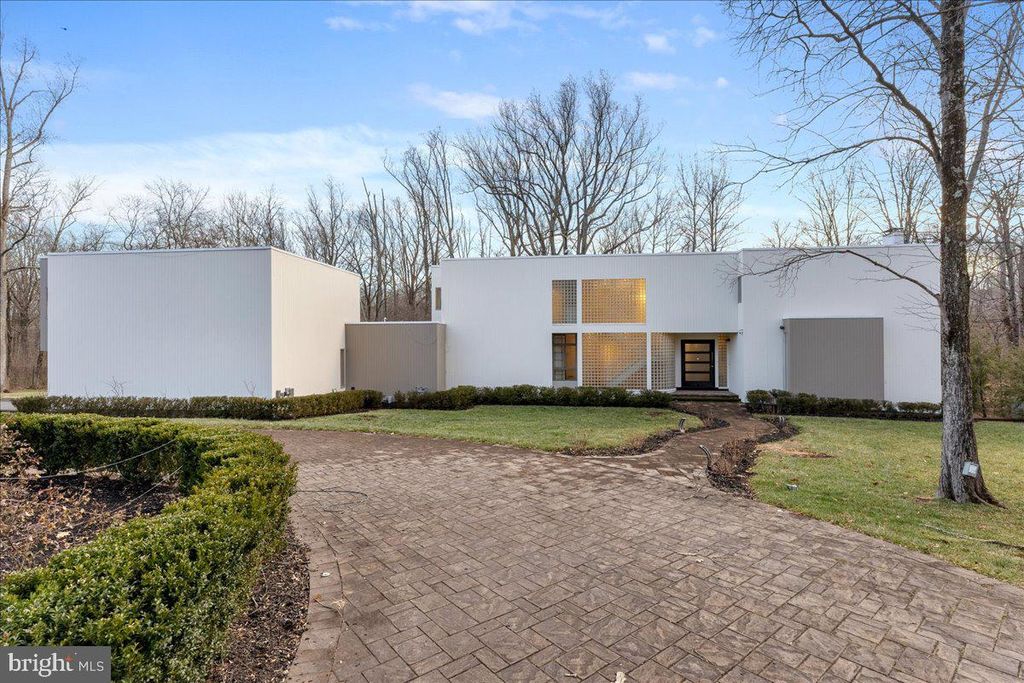 230 BROOKS BND, Princeton, NJ 08540