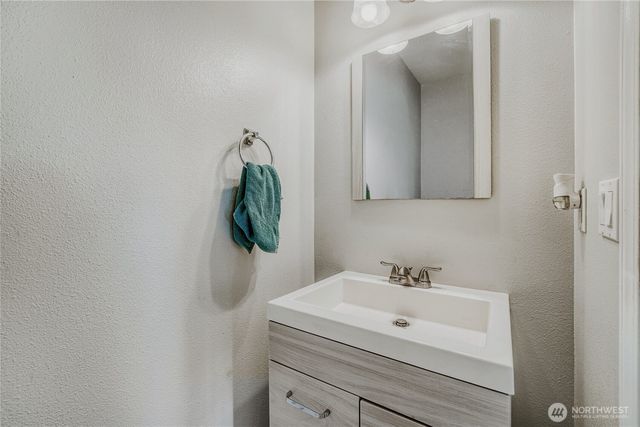 17625 79th Avenue Ct E, Puyallup, WA 98375