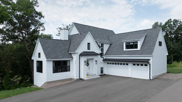 209 Quail Street, Mahtomedi, MN 55115