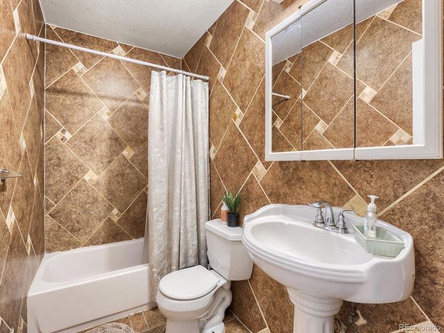 4960 W Oregon Pl, Denver, CO 80219