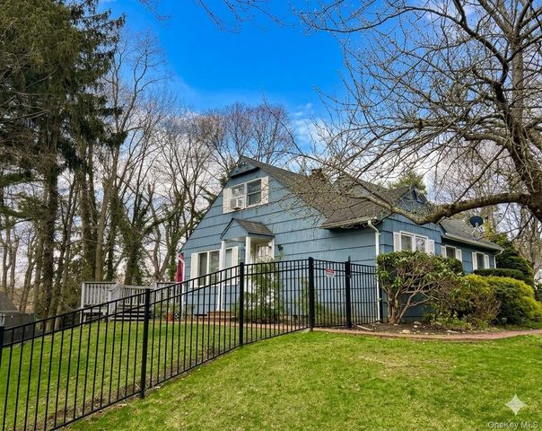 19 Nursery Road, Melville, NY 11747