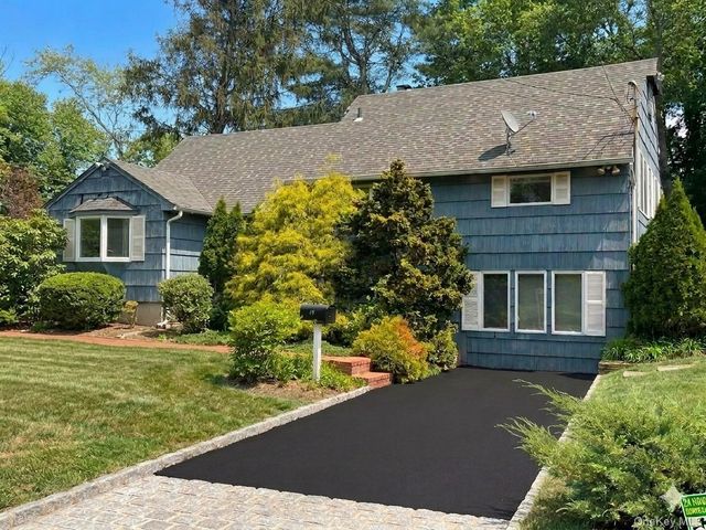 19 Nursery Road, Melville, NY 11747