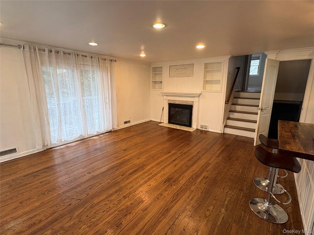 19 Nursery Road, Melville, NY 11747