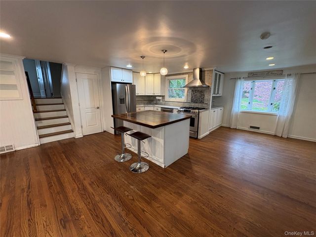 19 Nursery Road, Melville, NY 11747