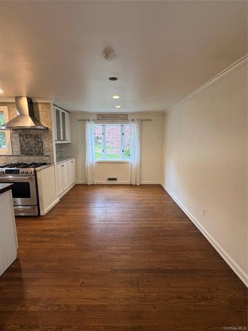 19 Nursery Road, Melville, NY 11747