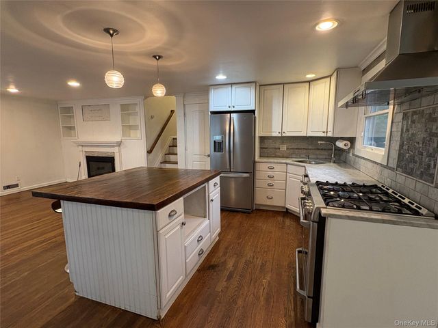 19 Nursery Road, Melville, NY 11747