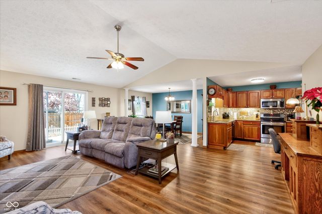 13270 Summerwood Lane, Fishers, IN 46038