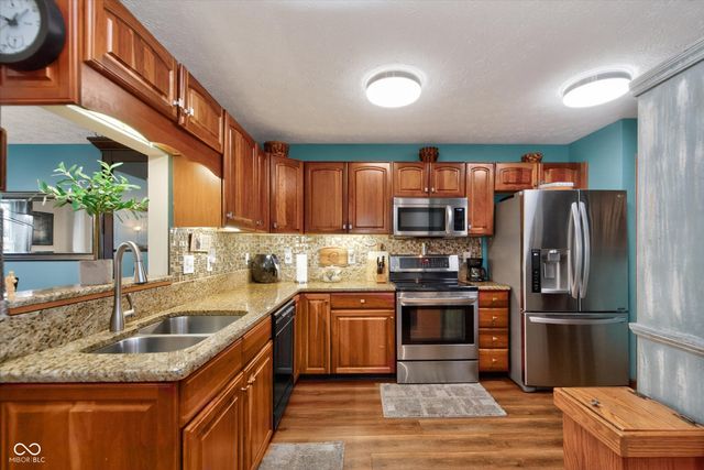 13270 Summerwood Lane, Fishers, IN 46038