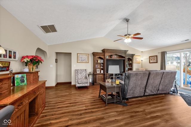 13270 Summerwood Lane, Fishers, IN 46038