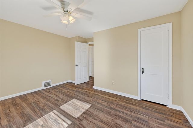 314 Fort Couch Rd, Upper St Clair, PA 15241