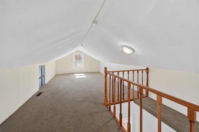 314 Fort Couch Rd, Upper St Clair, PA 15241