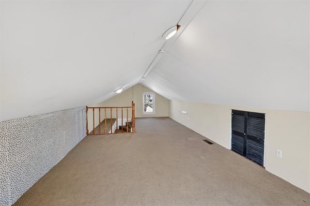 314 Fort Couch Rd, Upper St Clair, PA 15241