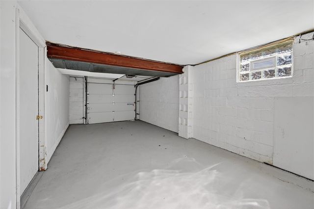 314 Fort Couch Rd, Upper St Clair, PA 15241