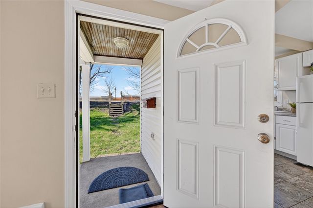 314 Fort Couch Rd, Upper St Clair, PA 15241