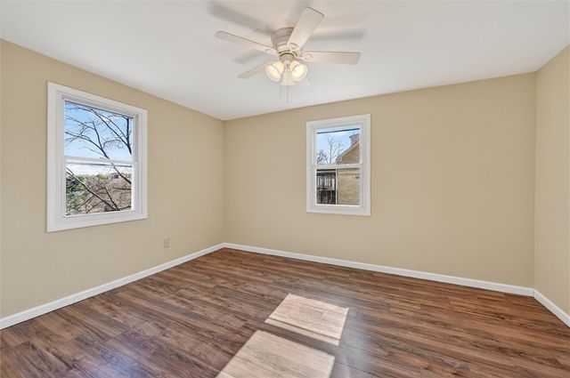 314 Fort Couch Rd, Upper St Clair, PA 15241