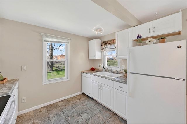 314 Fort Couch Rd, Upper St Clair, PA 15241