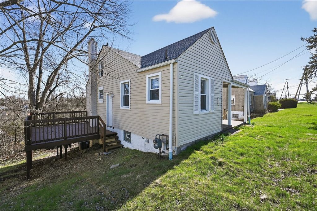 314 Fort Couch Rd, Upper St Clair, PA 15241