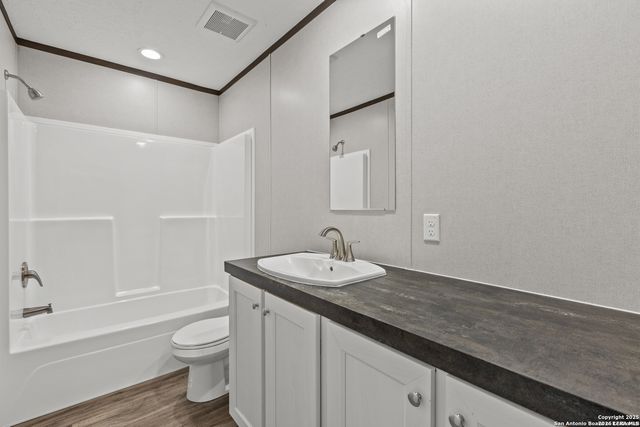 2711 FM 1332, Jourdanton, TX 78026