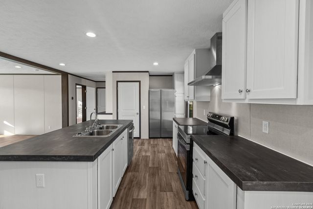 2711 FM 1332, Jourdanton, TX 78026