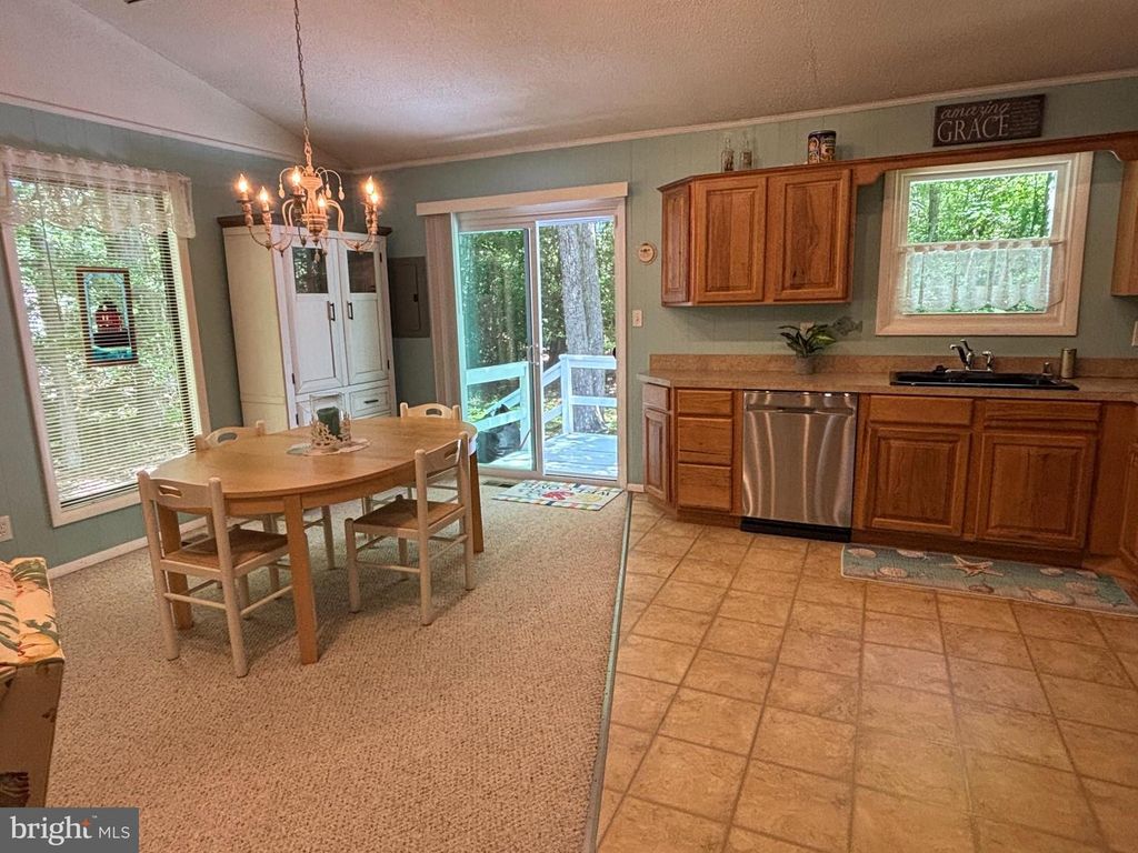 Image 14 of property listing at 126 CAMELOT CIR, Ocean Pines, MD 21811