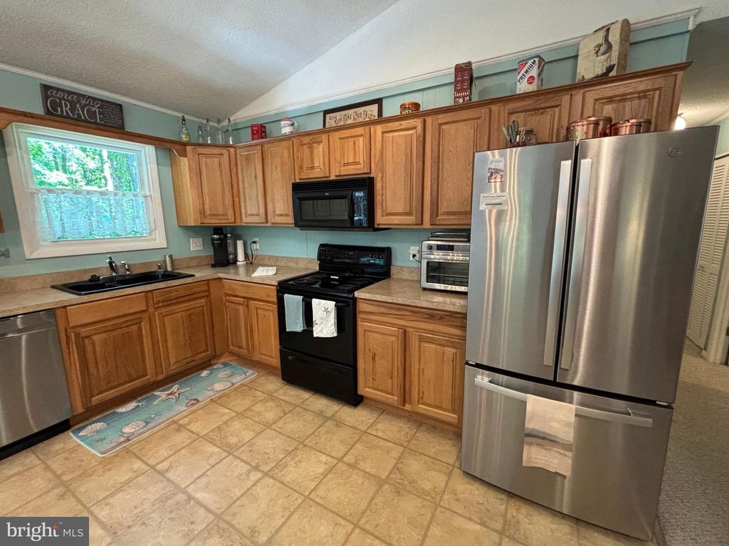Image 15 of property listing at 126 CAMELOT CIR, Ocean Pines, MD 21811