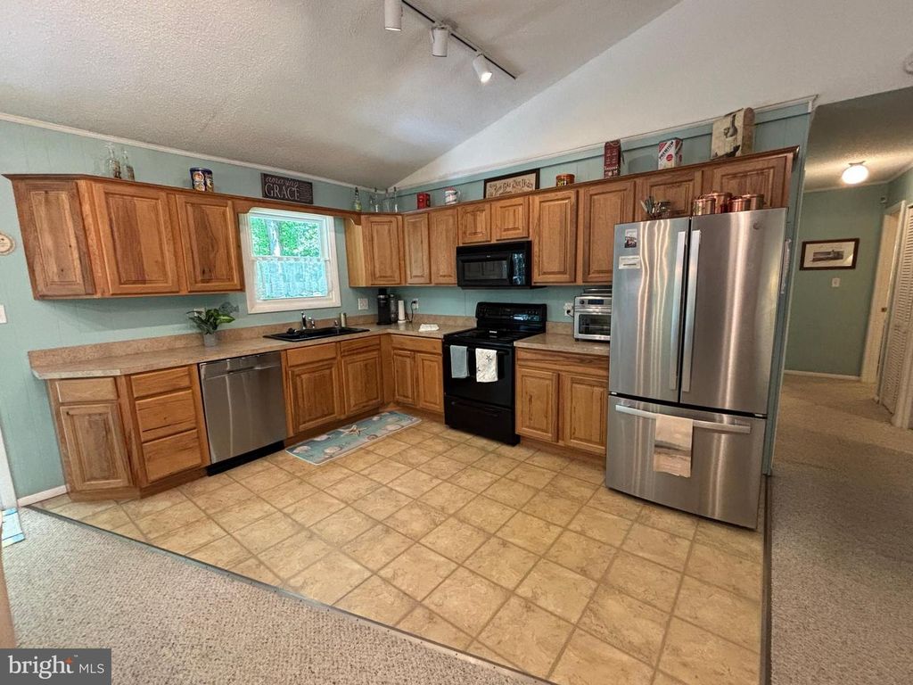 Image 17 of property listing at 126 CAMELOT CIR, Ocean Pines, MD 21811