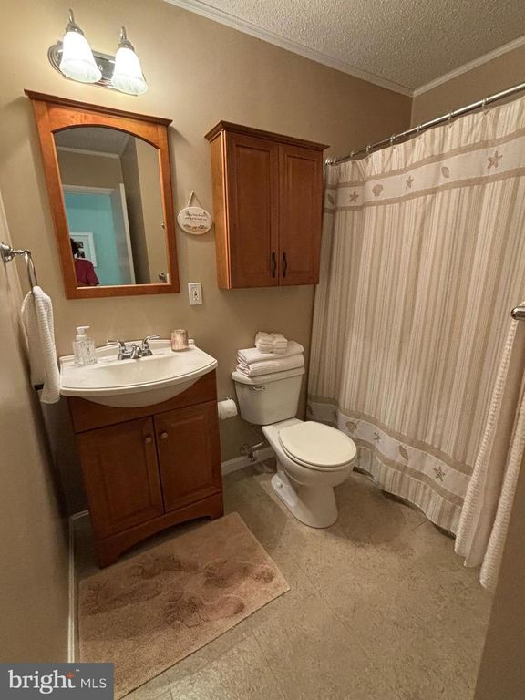 Image 25 of property listing at 126 CAMELOT CIR, Ocean Pines, MD 21811
