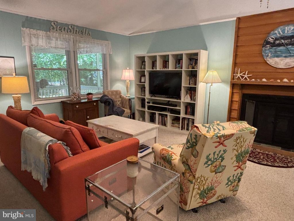 Image 8 of property listing at 126 CAMELOT CIR, Ocean Pines, MD 21811