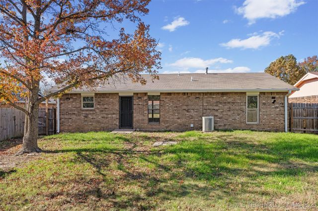 520 Highland Drive, Bartlesville, OK 74003