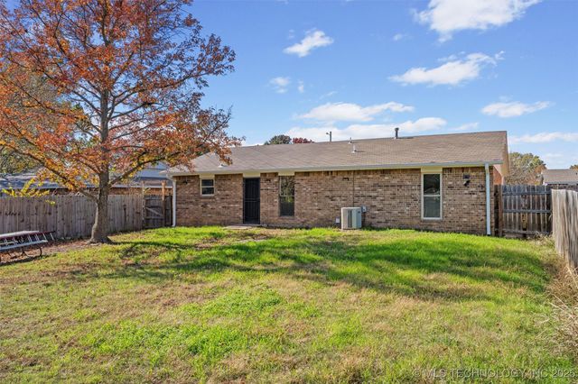 520 Highland Drive, Bartlesville, OK 74003