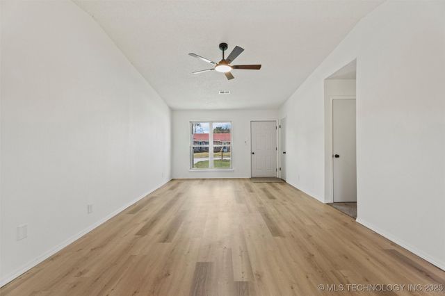 520 Highland Drive, Bartlesville, OK 74003