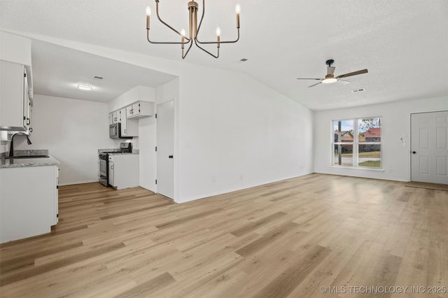 520 Highland Drive, Bartlesville, OK 74003