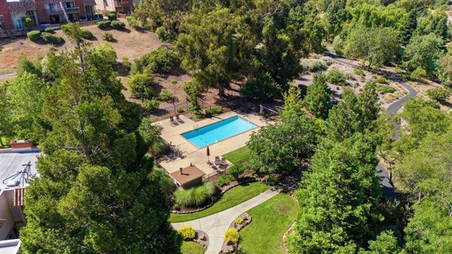 135 Vista Del Lago, Los Gatos, CA 95032