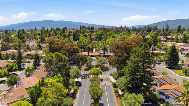 135 Vista Del Lago, Los Gatos, CA 95032