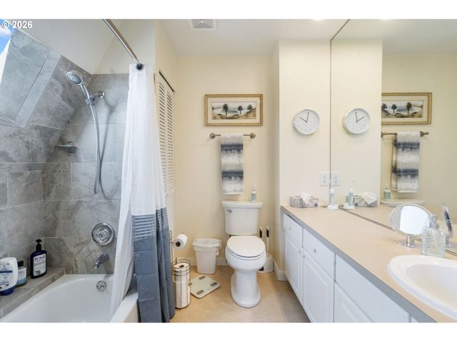 75 N HAYDEN BAY Dr, Portland, OR 97217