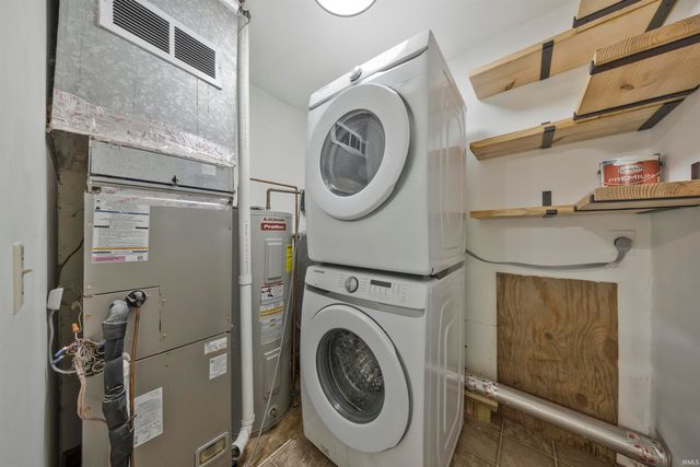 9819 Blake Road, Wadesville, IN 47638