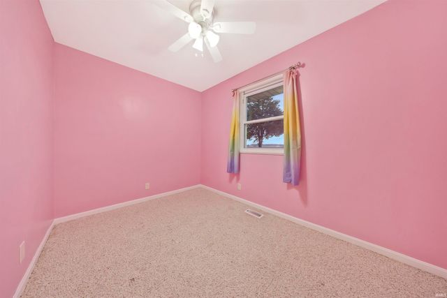 9819 Blake Road, Wadesville, IN 47638